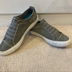 Ladies Grey Blowfish Slip On Sneaker